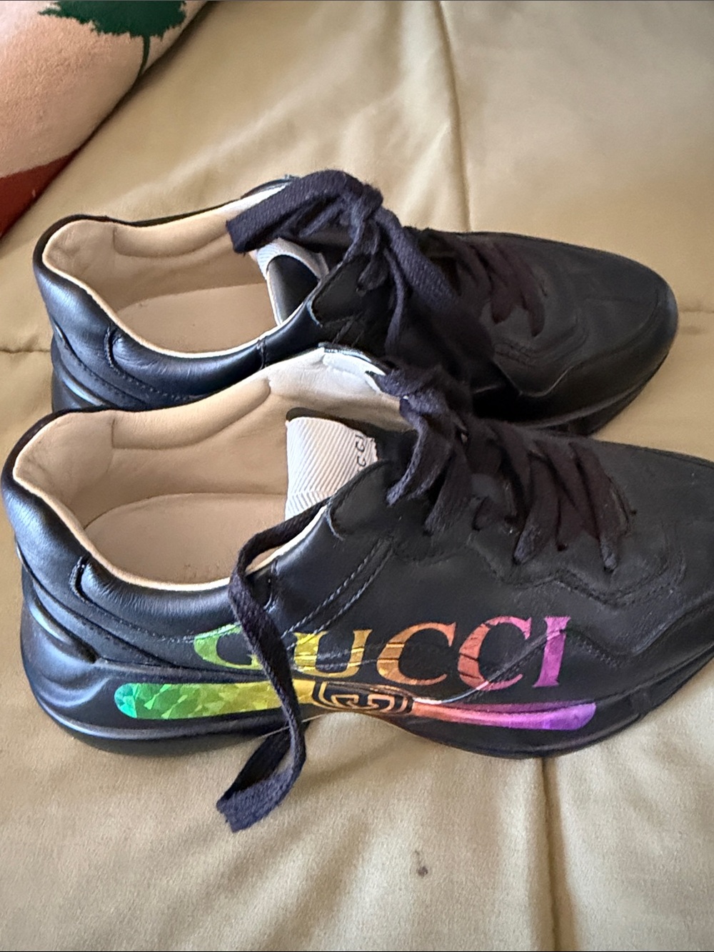 Authentic. Gucci Black Leather Men’s Sneakers with Rainbow Logo